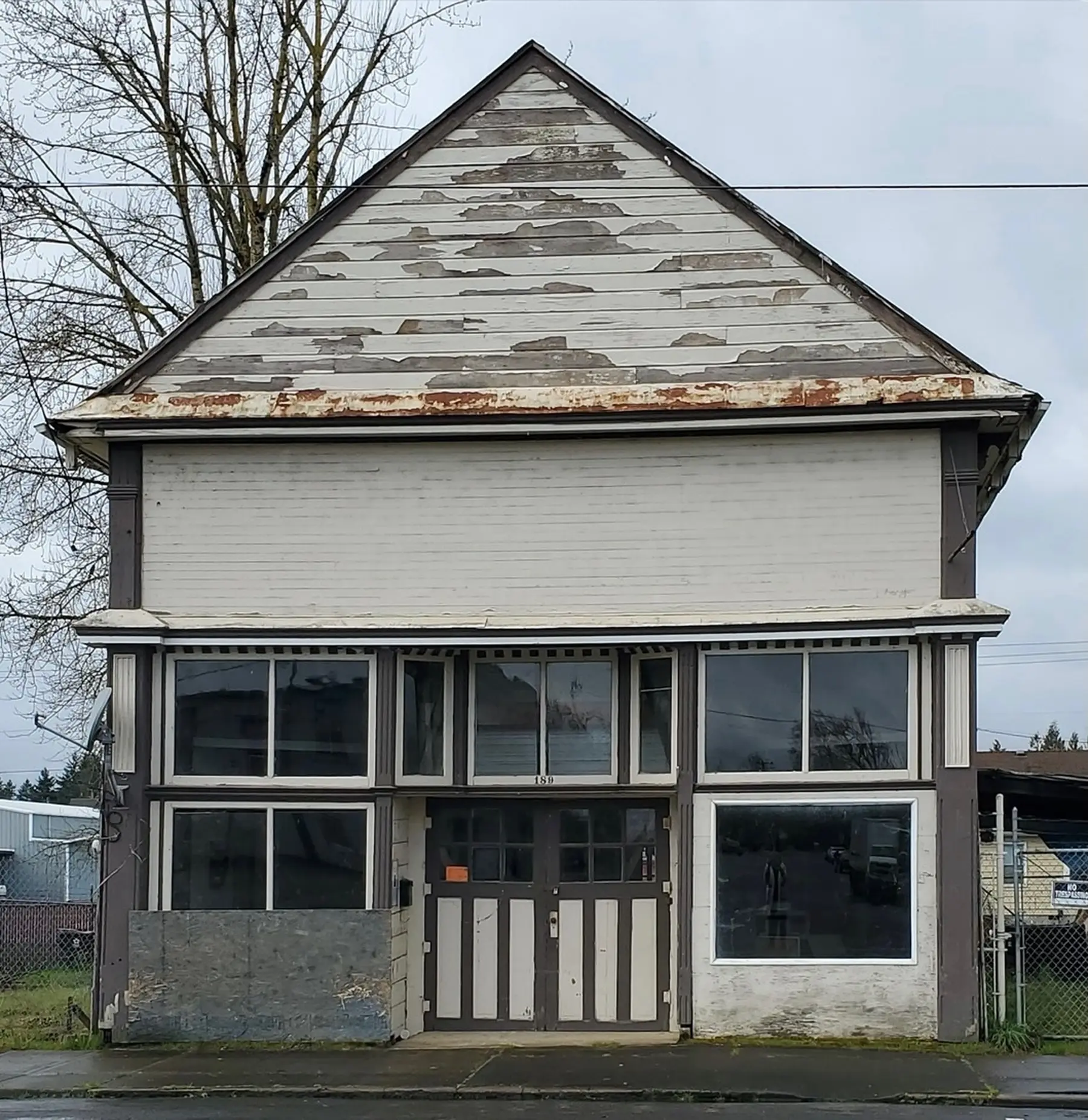 The Hobson-Gehlen building before restoration