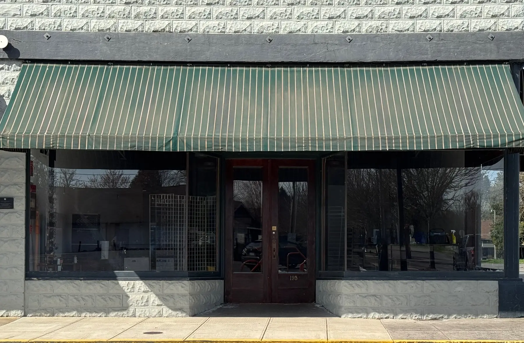 A vacant storefront in the Deidrich building